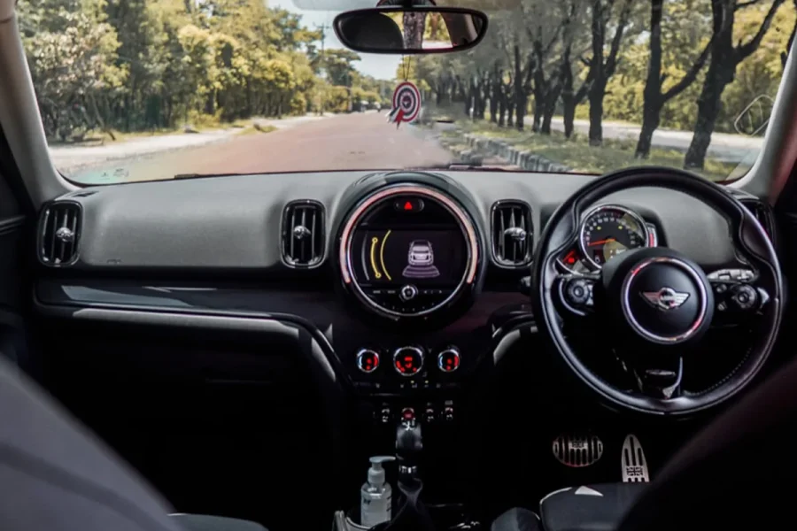 MINI Cooper Countryman – Premium Car Rental in Bali | The Fun Trev (BG.05)