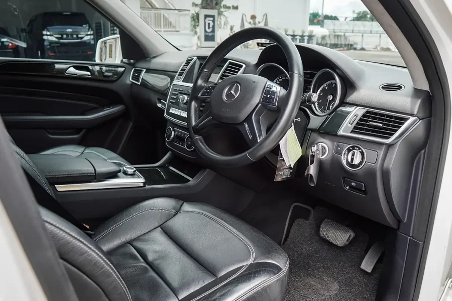 Mercedes-Benz ML 400 – Luxury SUV Rental in Bali | The Fun Trev (BG.03)