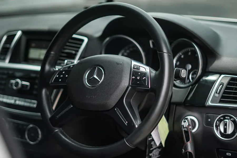 Mercedes-Benz ML 400 – Luxury SUV Rental in Bali | The Fun Trev (BG.03)