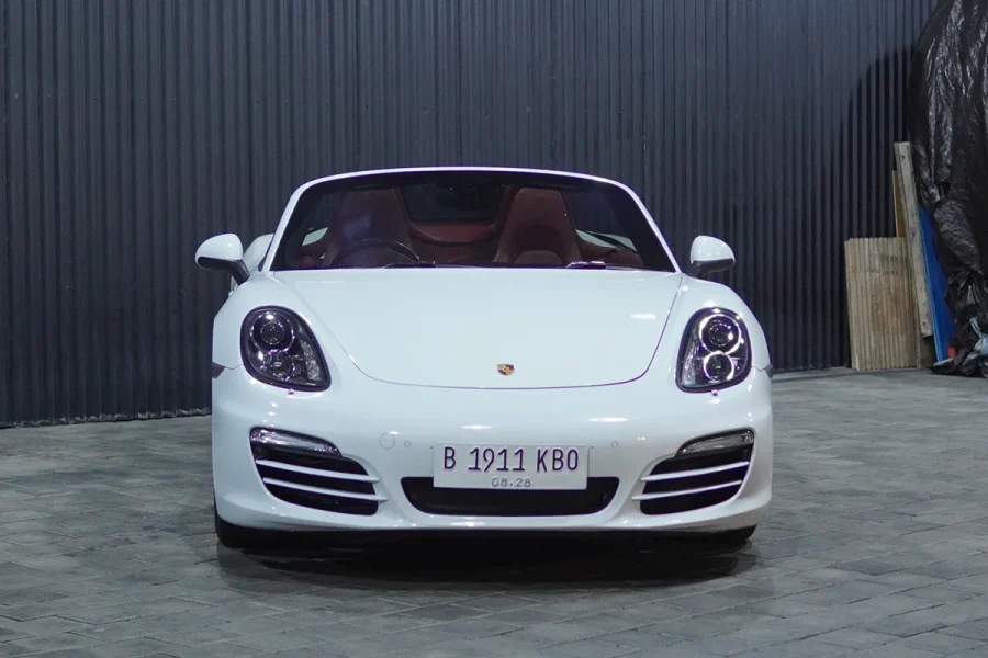Porsche 718 Boxster – White 2023 – Luxury Convertible Self-Drive in Bali | The Fun Trev (BG.16)