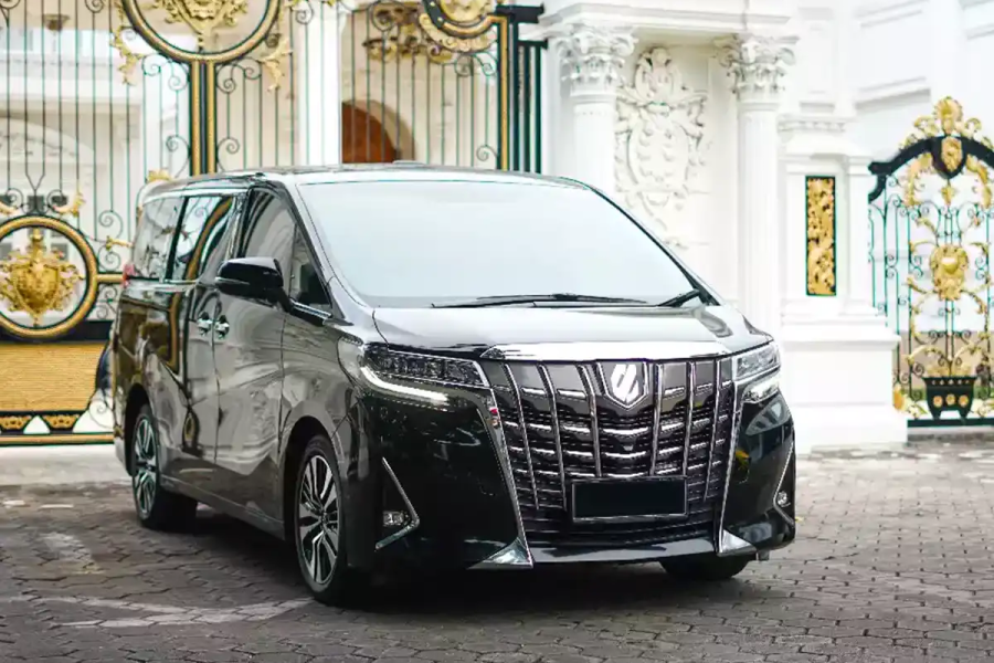 Toyota Alphard Transformer – Luxury Car Rental in Bali | The Fun Trev (BG.02)