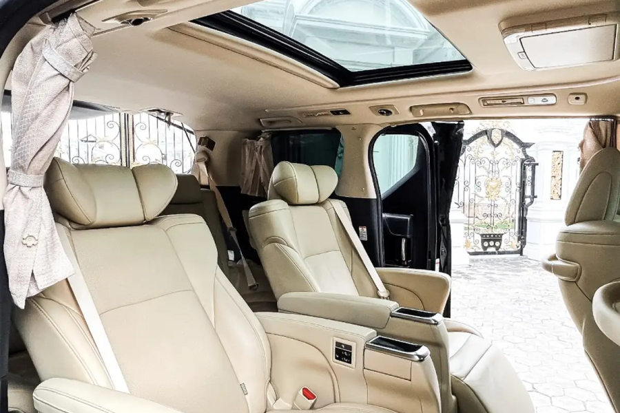 Toyota Alphard Transformer – Luxury Car Rental in Bali | The Fun Trev (BG.02)