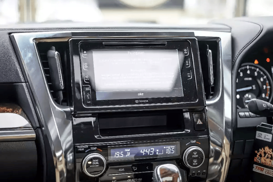 Toyota Alphard Transformer – Luxury Car Rental in Bali | The Fun Trev (BG.02)