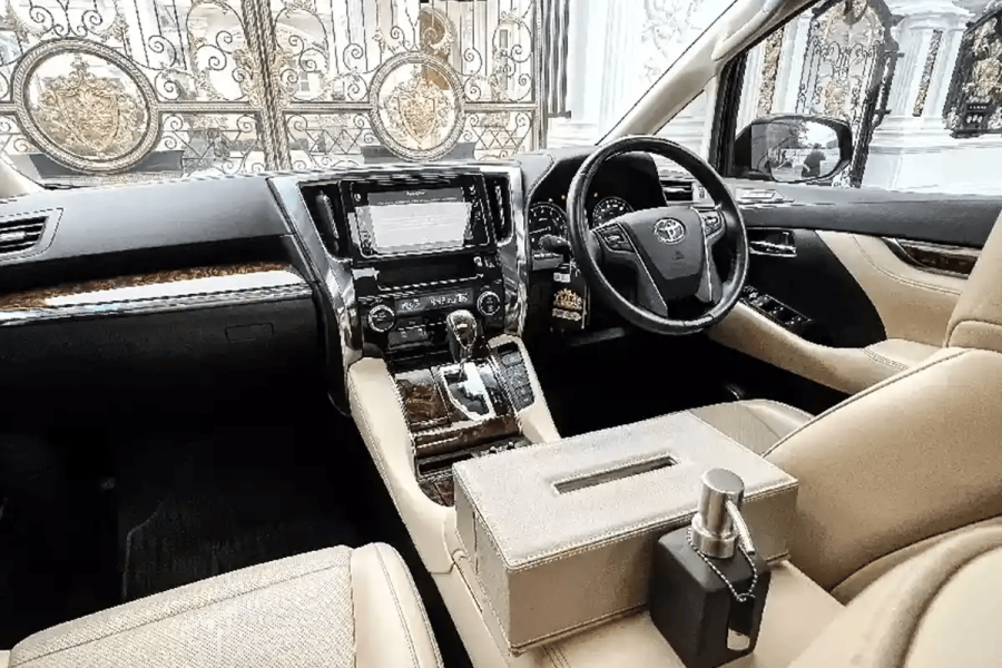 Toyota Alphard Transformer – Luxury Car Rental in Bali | The Fun Trev (BG.02)