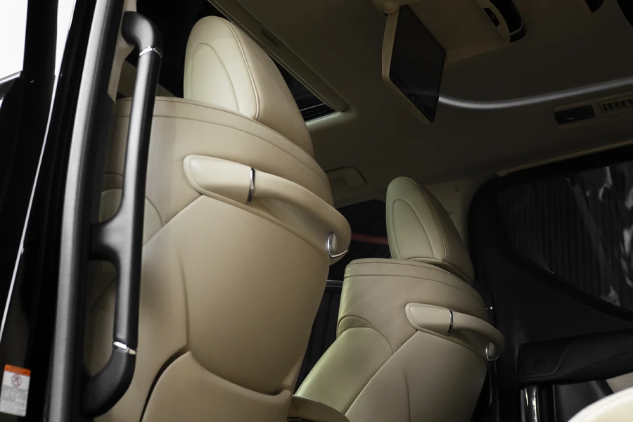 Toyota Alphard Transformer – Luxury Car Rental in Bali | The Fun Trev (BG.02)