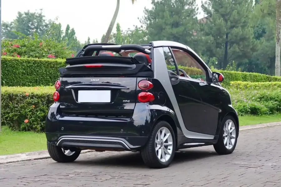 Smart Fortwo Cabriolet Black Rental Bali – Stylish Car Hire | The Fun Trev (BG.01)