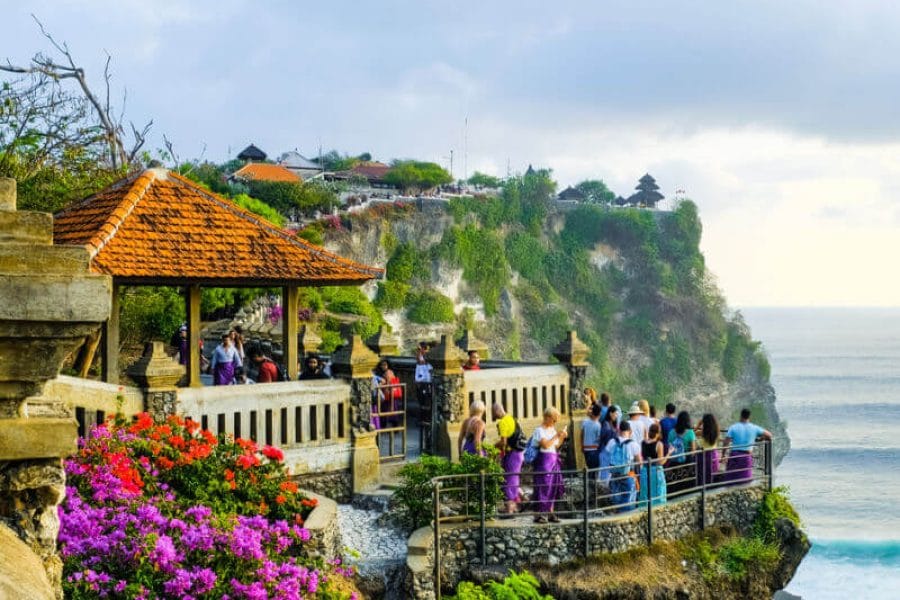 Uluwatu Temple & Jimbaran Sunset Dinner – Bali Tour with The Fun Trev (HD.04)